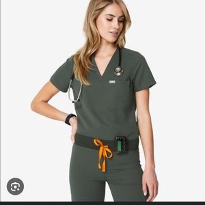 FIGS Women’s Scrubs (sm)